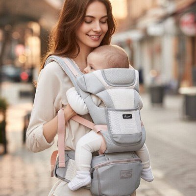 porte bébé gris clair maman